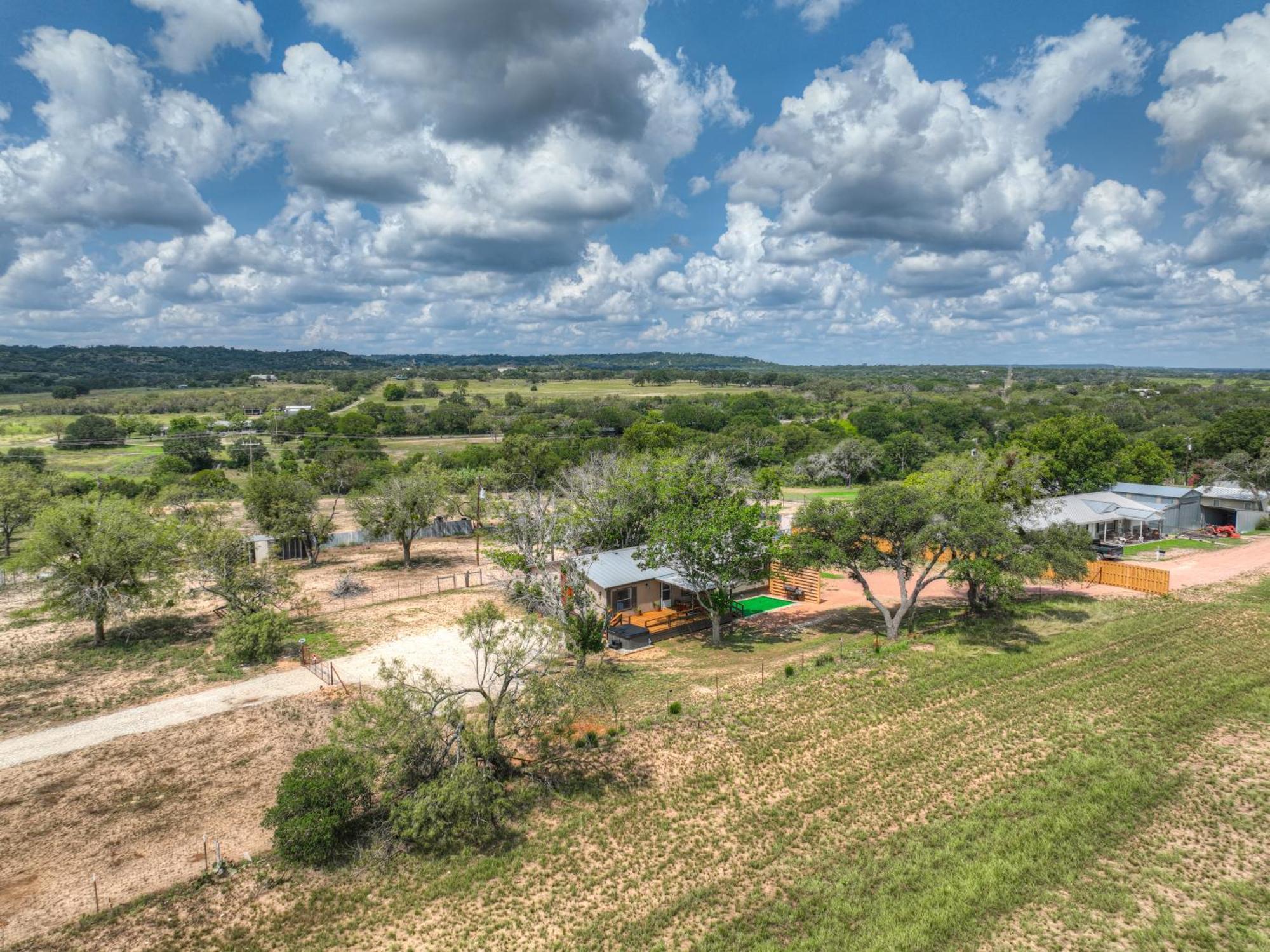 Sage: Peaceful Hill Country Retreat With Hot-Tub! Villa Fredericksburg Exterior photo