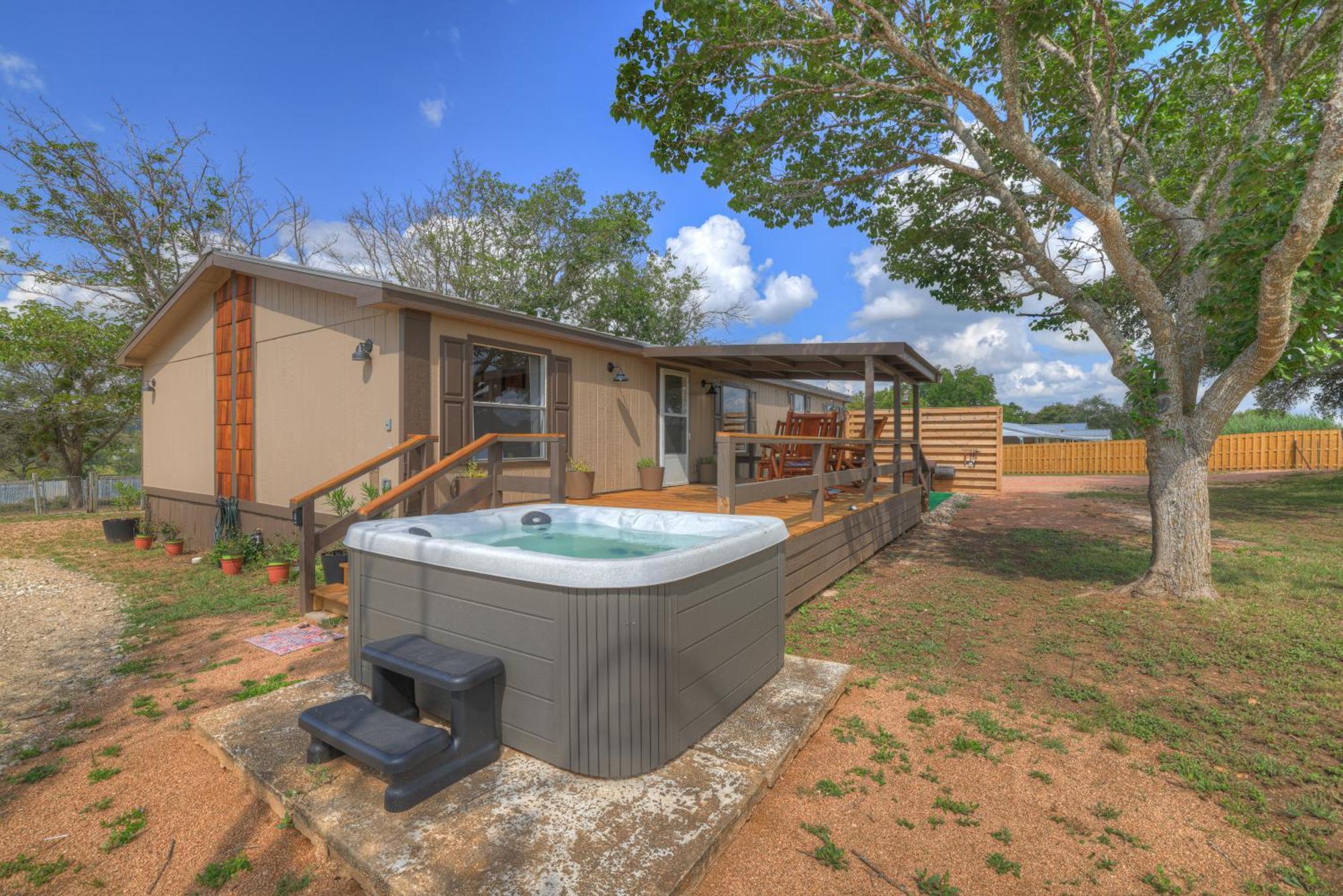 Sage: Peaceful Hill Country Retreat With Hot-Tub! Villa Fredericksburg Exterior photo